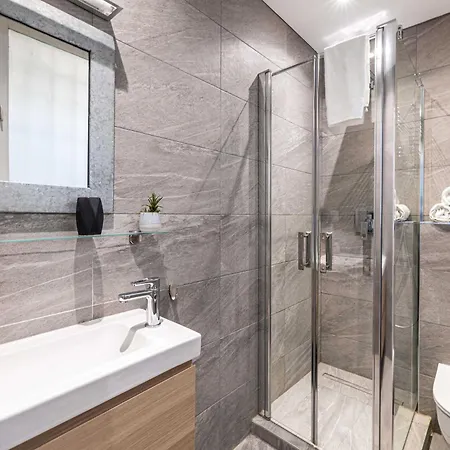 Modern And Charming With Sea View - Centre