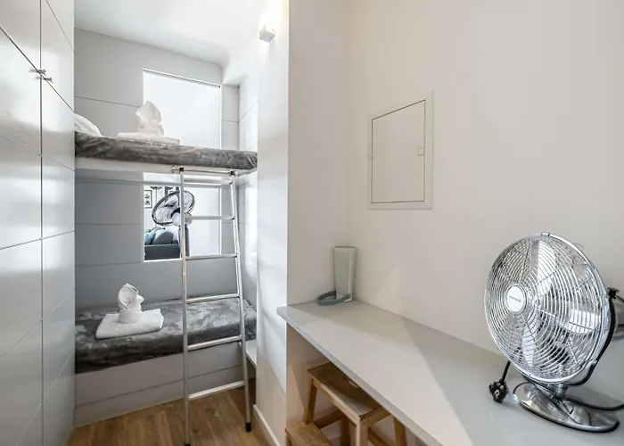 アパート Modern And Charming With Sea View - Centre アンティーブ