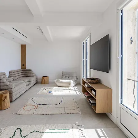Modern And Charming With Sea View - Centre Apartment *