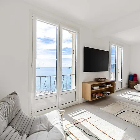 Modern And Charming With Sea View - Centre Apartment Antibes