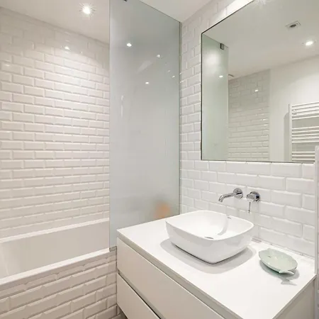 Apartment Modern And Charming With Sea View - Centre Antibes
