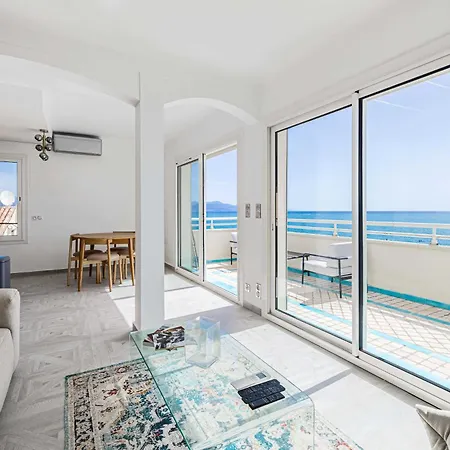 Modern And Charming With Sea View - Centre Apartment Antibes