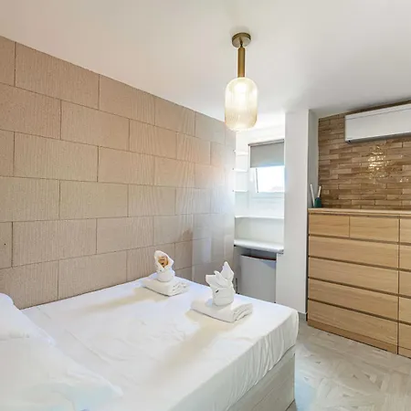 Modern And Charming With Sea View - Centre *